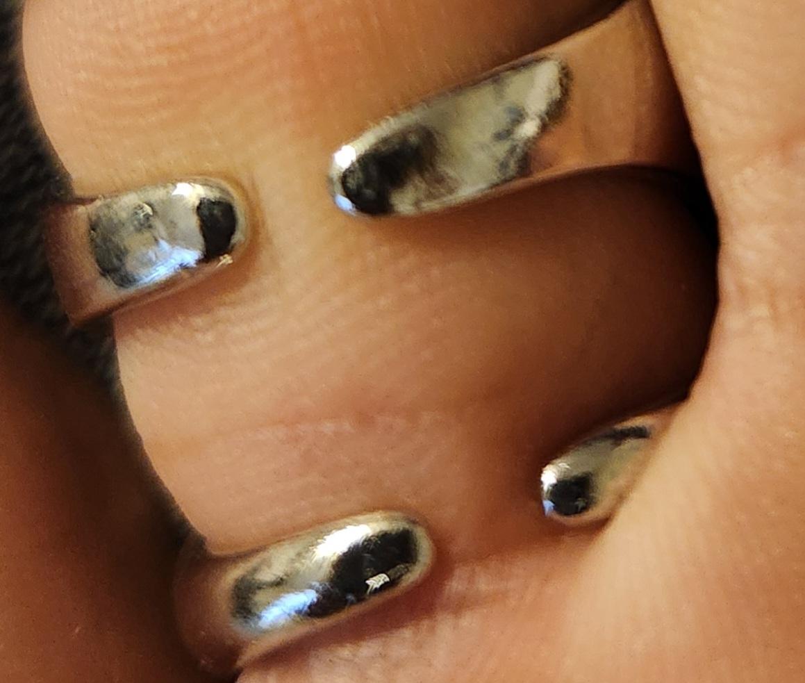 checkered ring