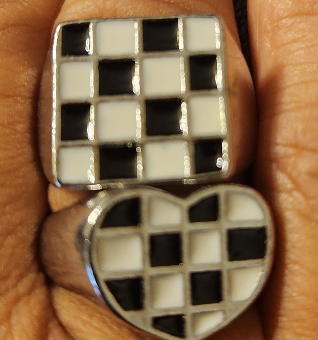 checkered ring